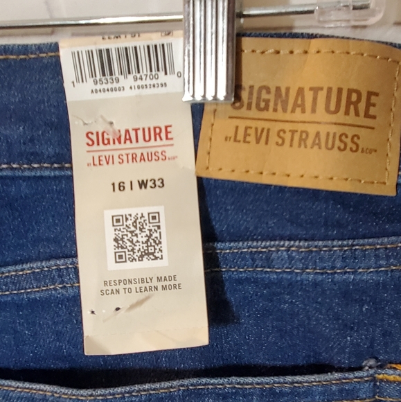 Levi Strauss Signature High Rise Straight Jeans - Picture 4 of 11